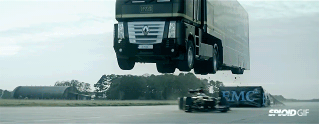 [Imagen: crazy-stunt-f1-car-under-truck-jump-lorr...9O.gif?id=]