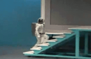 ASIMO-falls-down-stairs-I-cant-137814082