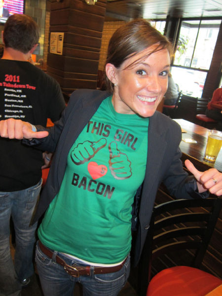 this-girl-loves-bacon-girl-thumbs-up-bac