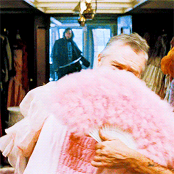 Robert-De-Niro-dancing-dress-pink-weird-1355490285i.gif