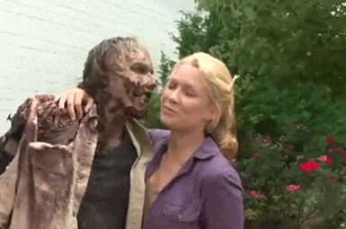 IRTI - funny GIF #3724 - tags: walking dead kissing zombie Laurie Holden  andrea